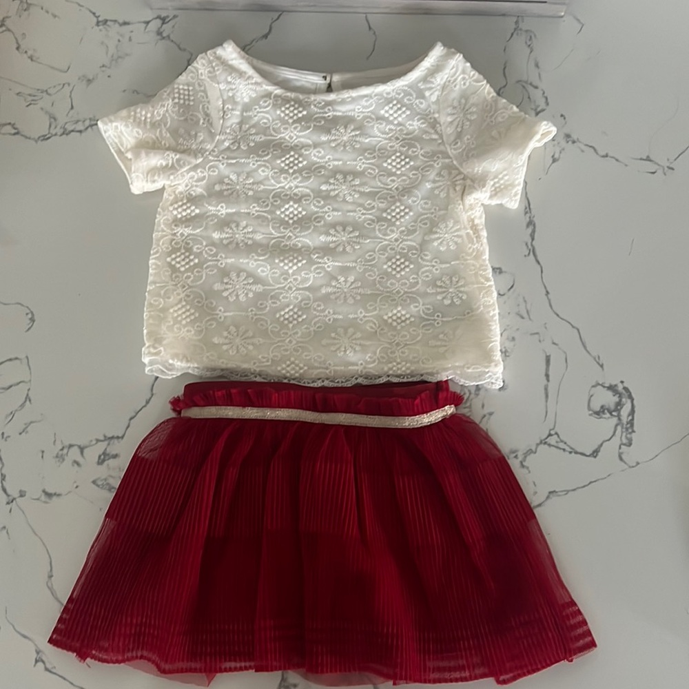 Oshkosh toddler outfit. Size 12 months.
